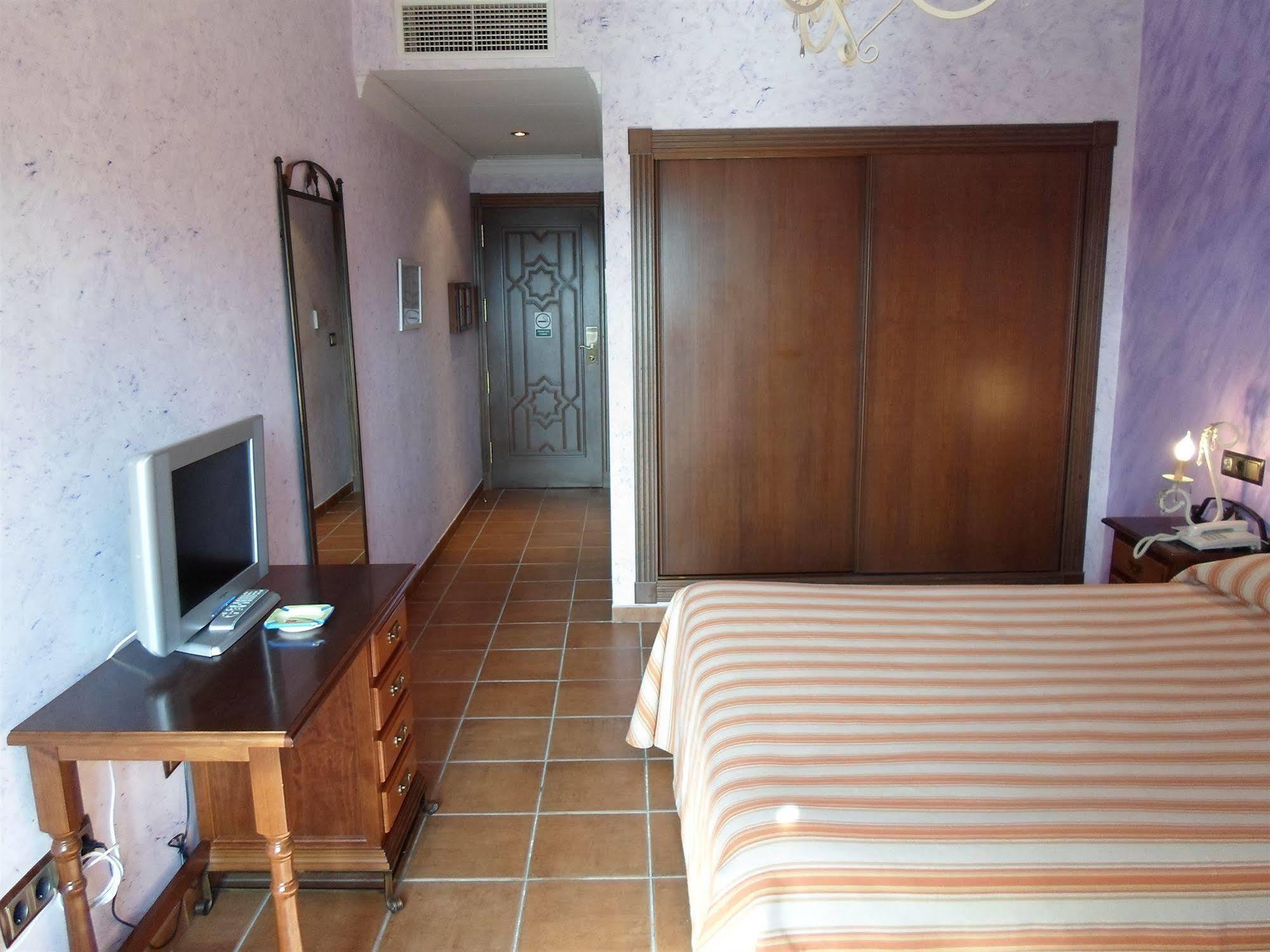 Hotel El Doncel Atarfe Екстериор снимка
